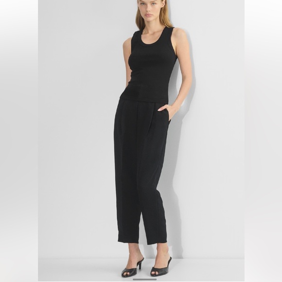 Aritzia Black Carrot Pants - Picture 4 of 16